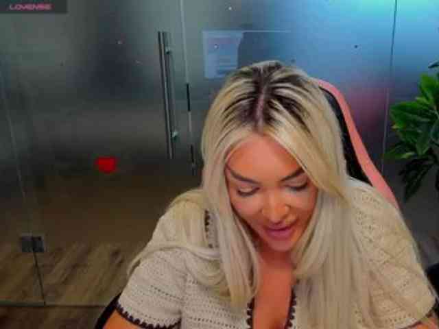 SarahStone webcam