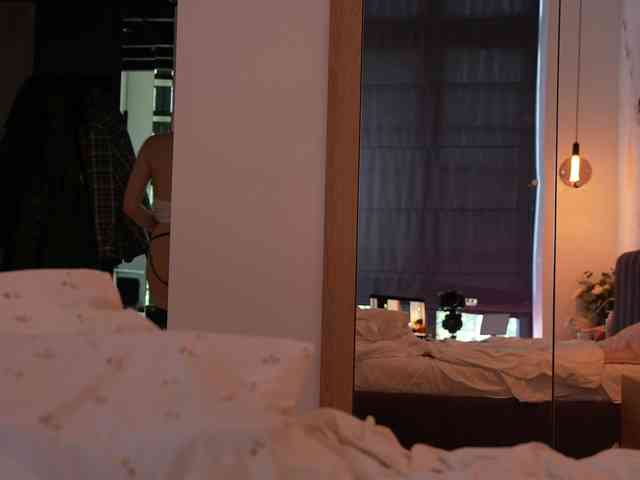 blackvelveet webcam