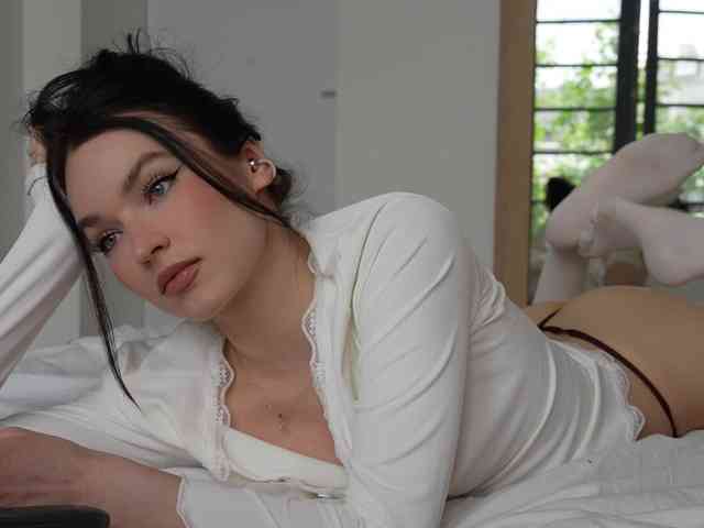 blackvelveet webcam