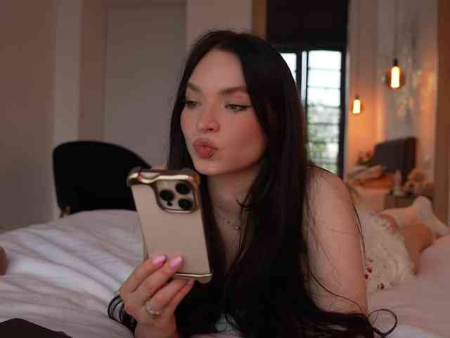 blackvelveet webcam
