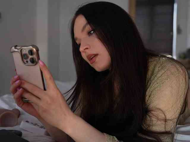 blackvelveet webcam