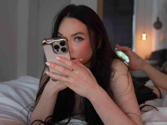 blackvelveet webcam