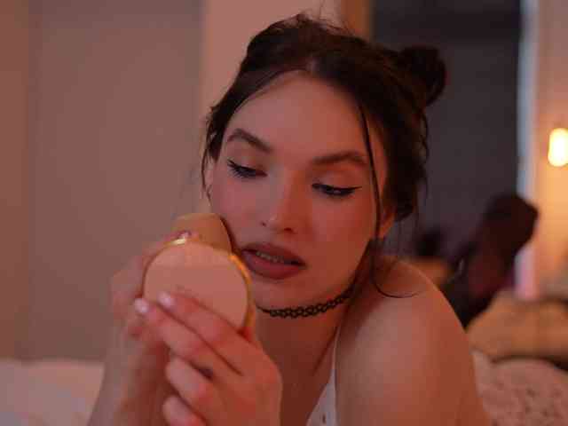 blackvelveet webcam