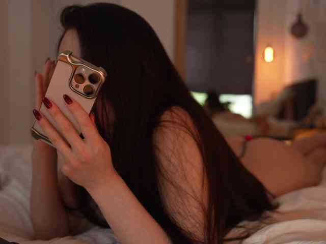blackvelveet webcam