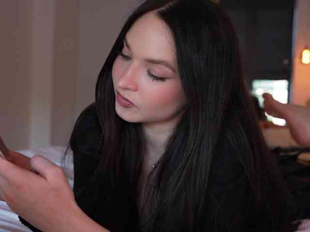 blackvelveet webcam