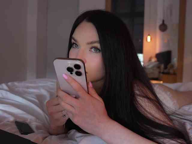 blackvelveet webcam