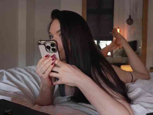 blackvelveet webcam