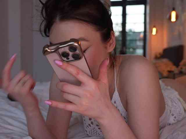 blackvelveet webcam