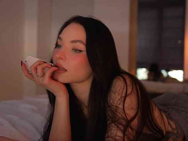 blackvelveet webcam
