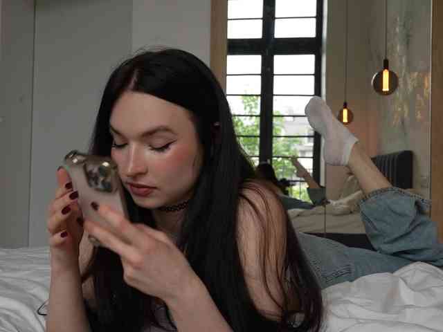 blackvelveet webcam