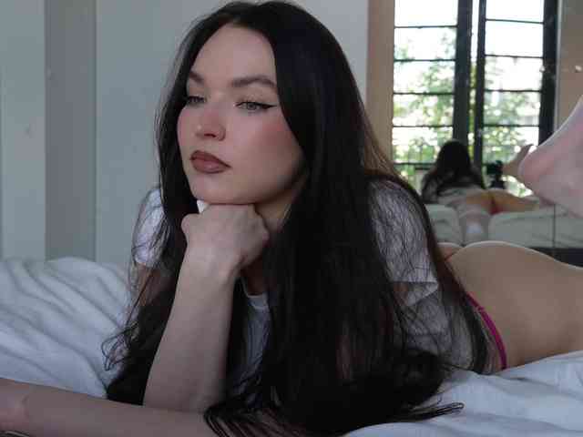 blackvelveet webcam
