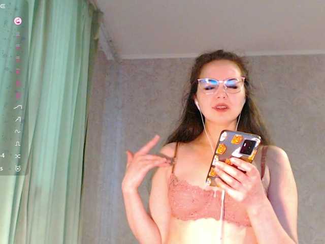 Jussysweet live cam on BongaCams