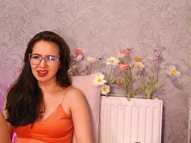 Jussysweet live cam on BongaCams