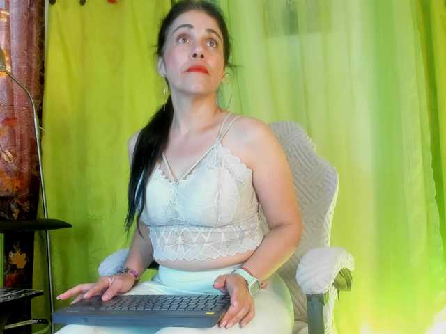 girasol-walto live cam on BongaCams