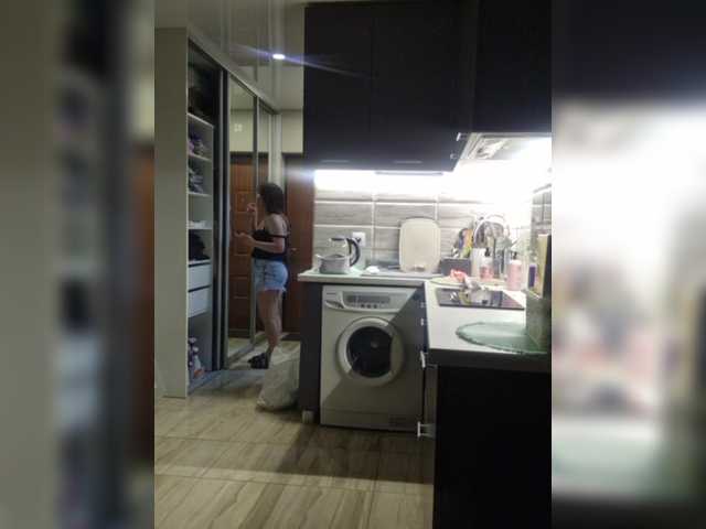 Kira183 live cam on BongaCams