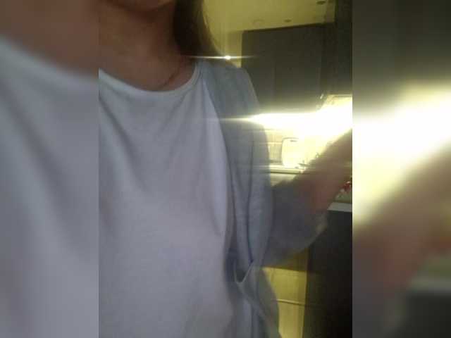 Kira183's BongaCams show and profile