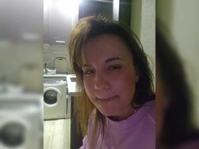 Kira183 webcam bongacams model stream image