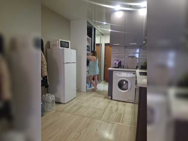 Kira183's BongaCams show and profile