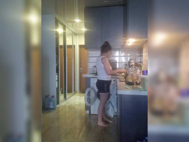 Kira183 live cam on BongaCams