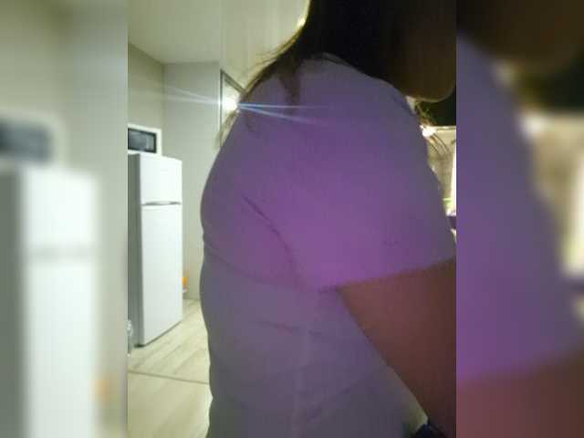 Kira183 live cam on BongaCams