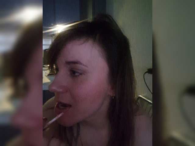 Kira183 live cam on BongaCams