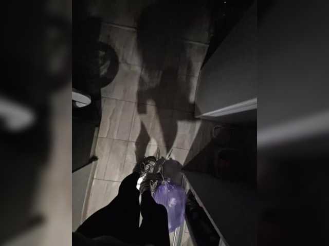 Kira183 Live Cam and Statistics on UnifiedCams