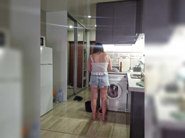 Kira183 live cam on BongaCams