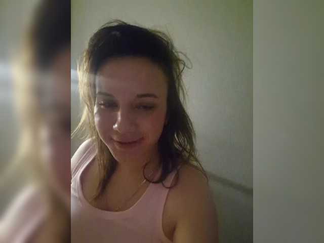 Kira183 live cam on BongaCams