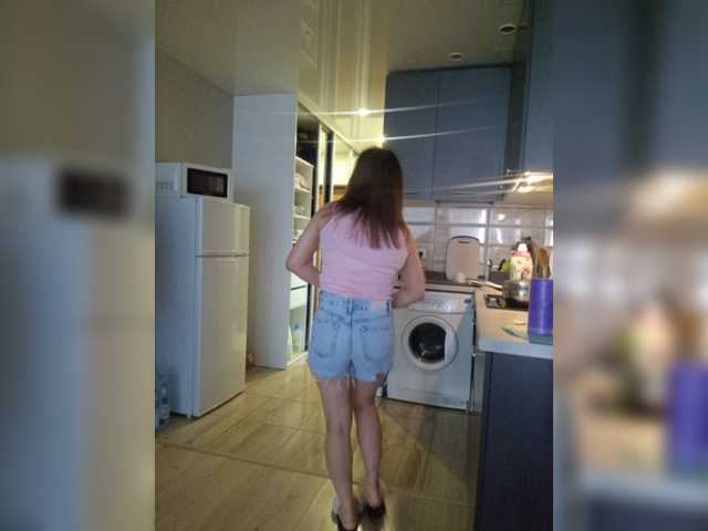 Kira183 live cam on BongaCams