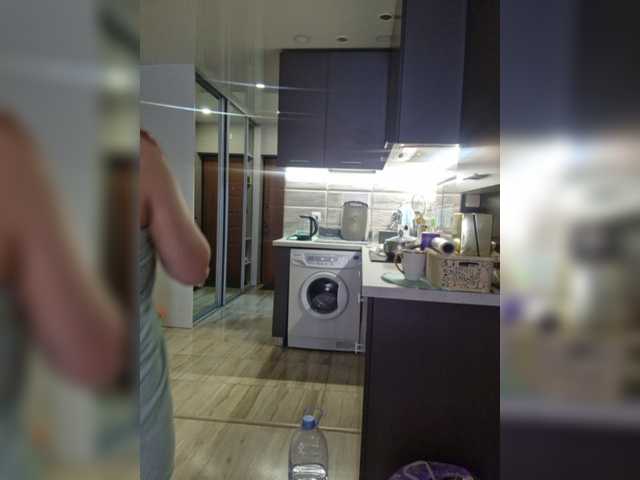 Kira183 live cam on BongaCams