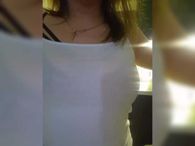 Kira183 live cam on BongaCams