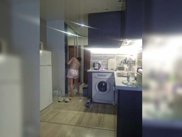 Kira183 live cam on BongaCams