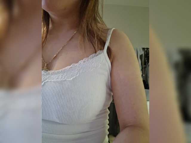 Kira183 webcam bongacams model stream image