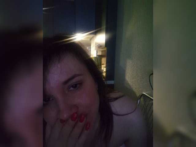 Kira183 live cam on BongaCams