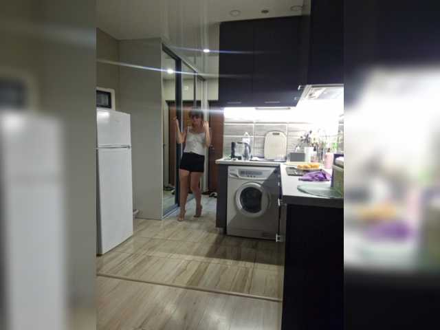 Kira183 live cam on BongaCams