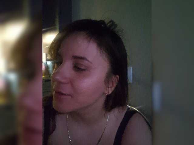 Kira183 live cam on BongaCams
