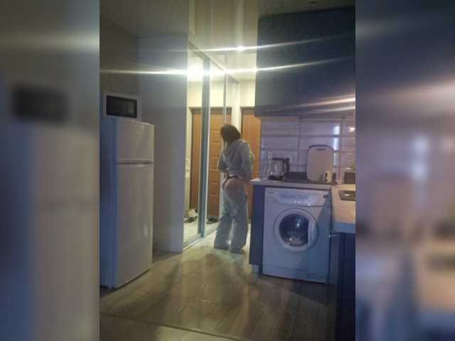 Kira183's BongaCams show and profile