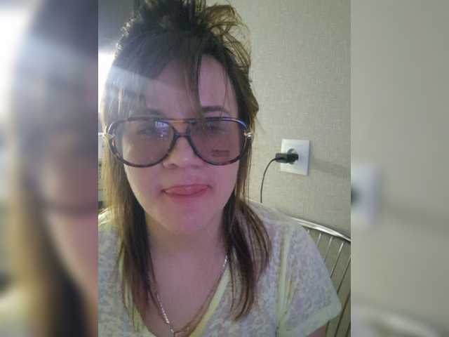 Kira183 live cam on BongaCams