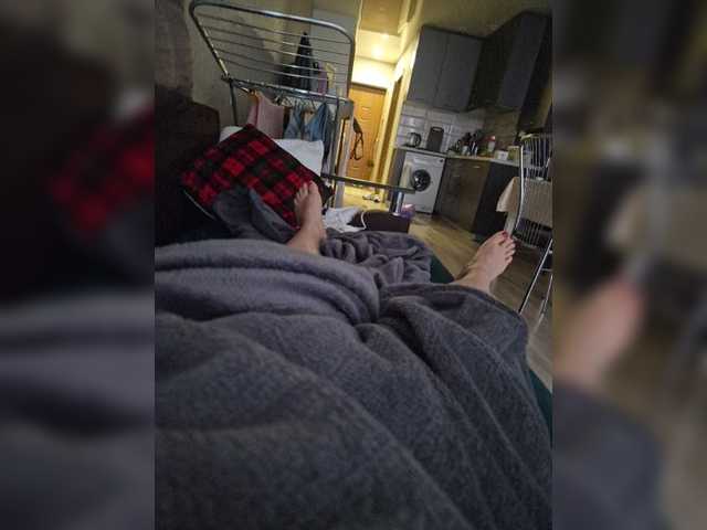 Kira183 live cam on BongaCams