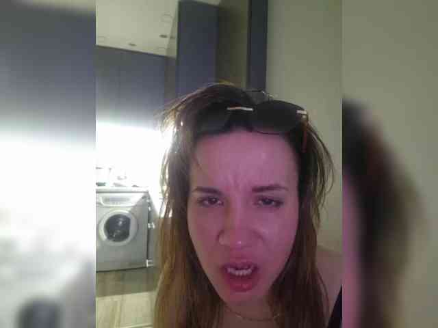 Kira183 webcam