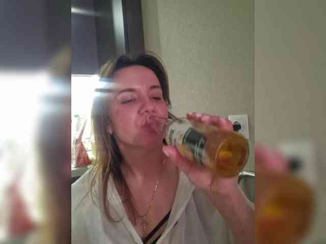 Kira183 webcam