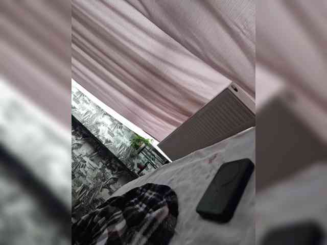 Kira183 webcam