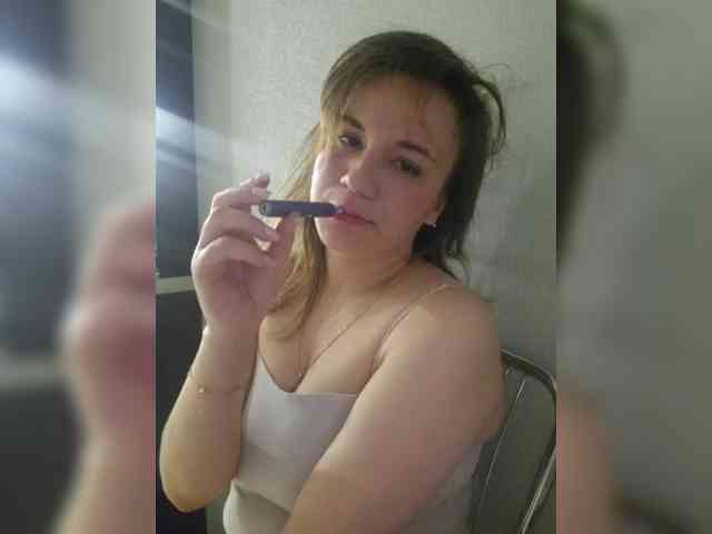 Kira183 webcam