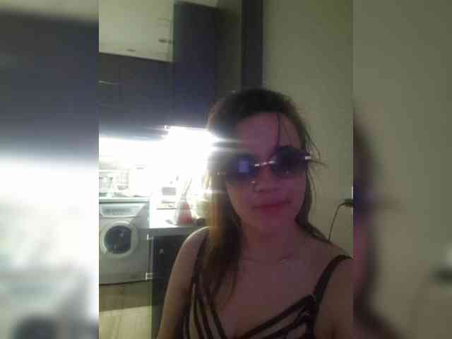 Kira183 webcam