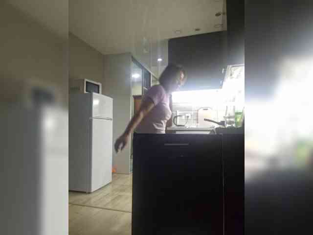 Kira183 webcam