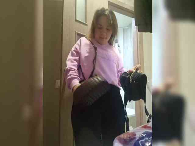 Kira183 webcam