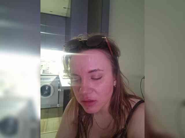 Kira183 webcam