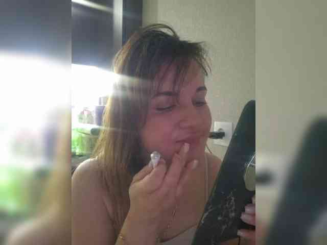 Kira183 webcam