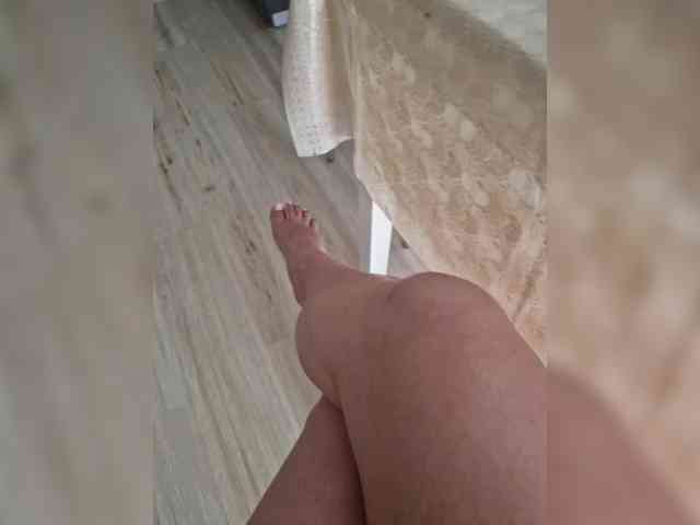 Kira183 webcam