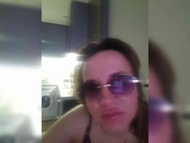 Kira183 webcam